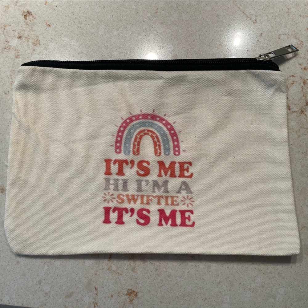 ✨3/$30✨It’s Me Hi I’m a Swiftie It’s Me Pouch